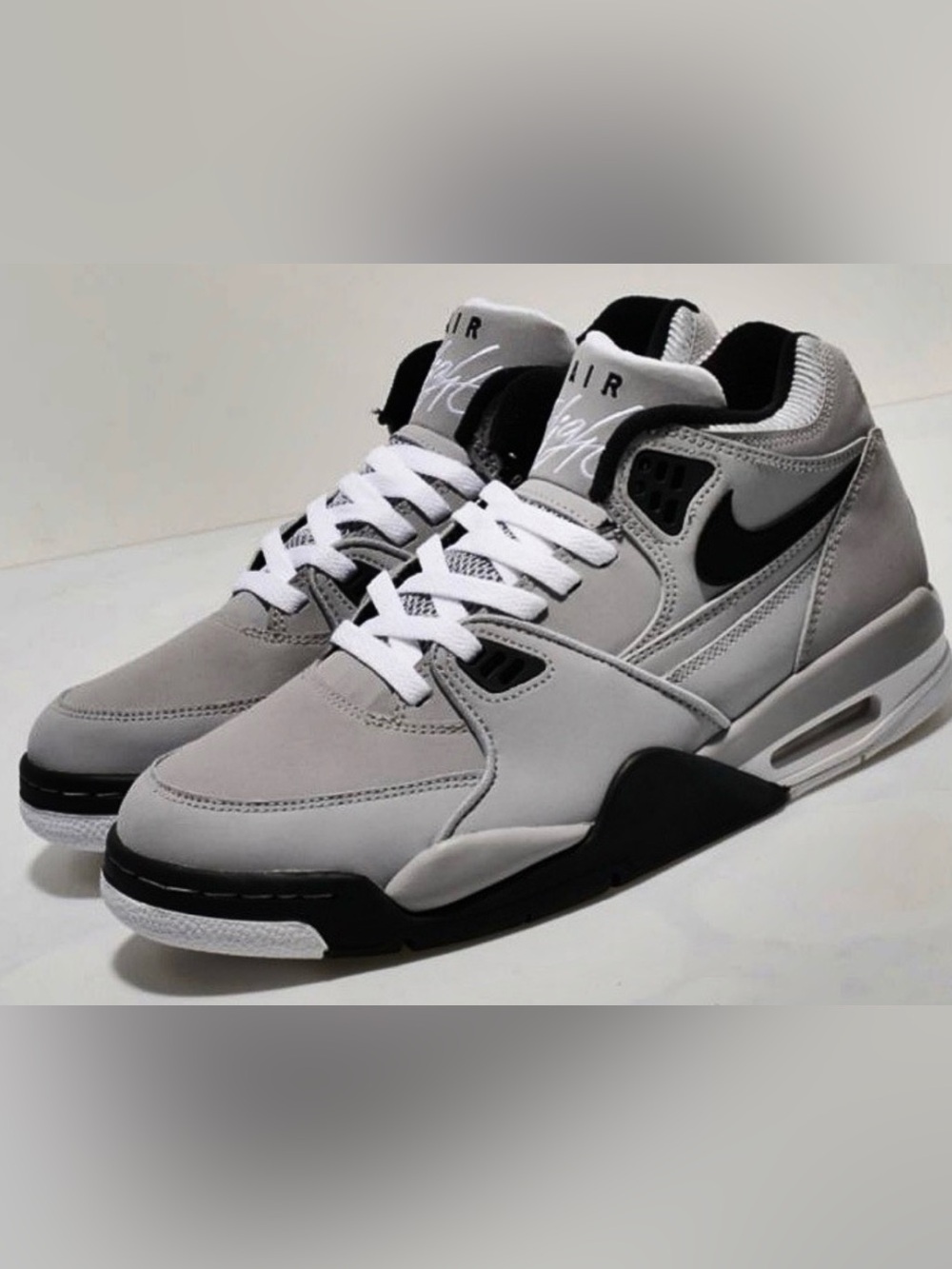 Nike Men’s Grey and Black Retro Basketball Sneakers